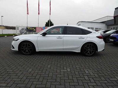 Honda Civic e:HEV 2.0 i-MMD Hybrid Advance / AHK / Sport-Paket / Wartung inkl.