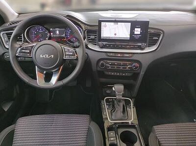 Kia Ceed SW 1.5 T-GDI DCT7 OPF Vision / Navi / ACC