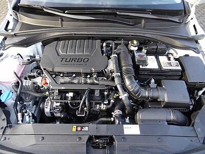 Kia Ceed SW 1.5 T-GDI DCT7 OPF Vision / Navi / ACC