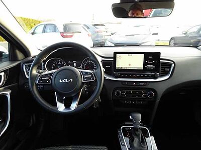 Kia Ceed SW 1.5 T-GDI DCT7 OPF Vision / Navi / ACC