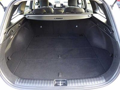 Kia Ceed SW 1.5 T-GDI DCT7 OPF Vision / Navi / ACC